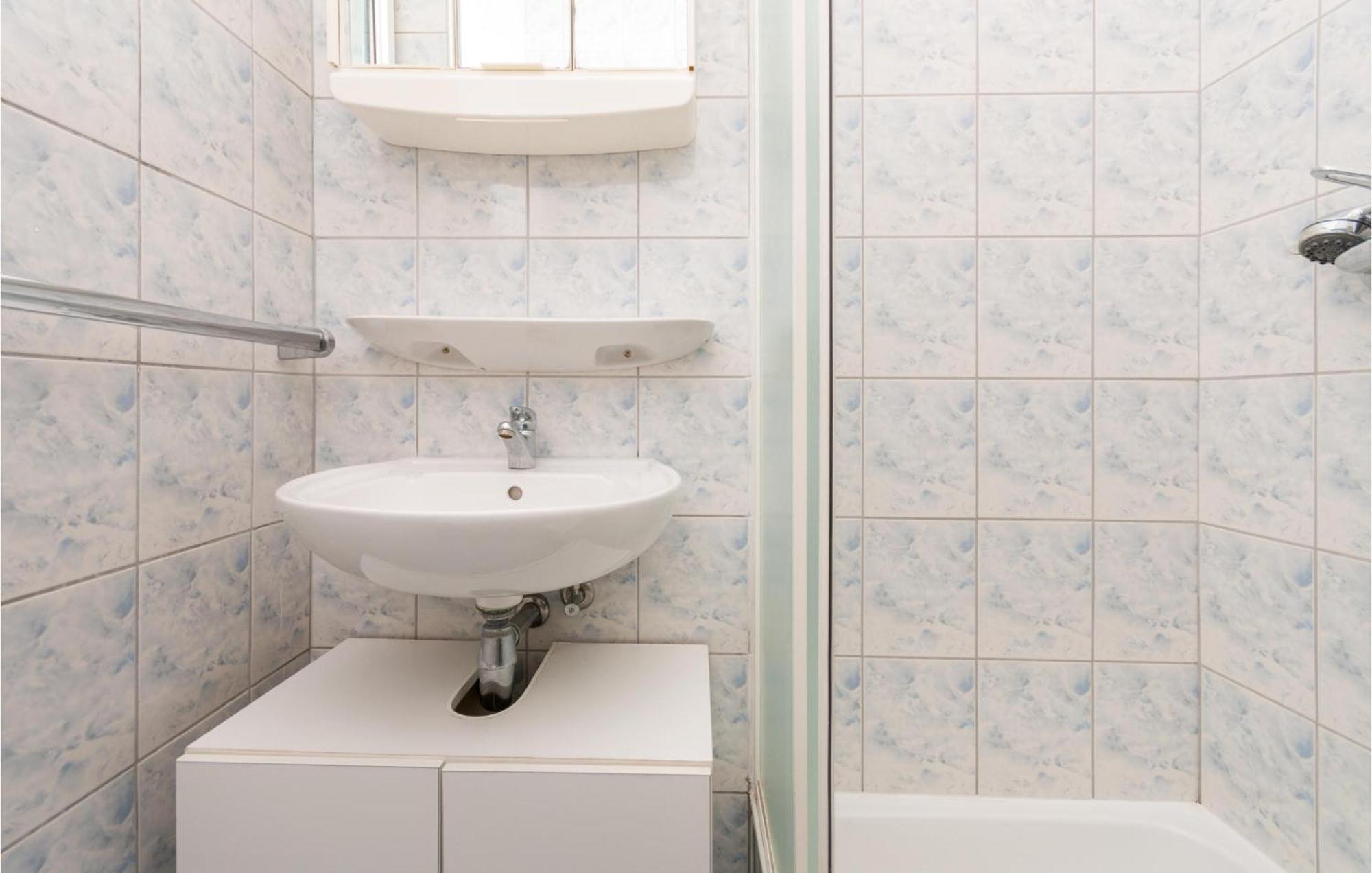 Awesome Apartment In Sveti Filip I Jakov W/ 1 Bedrooms 외부 사진