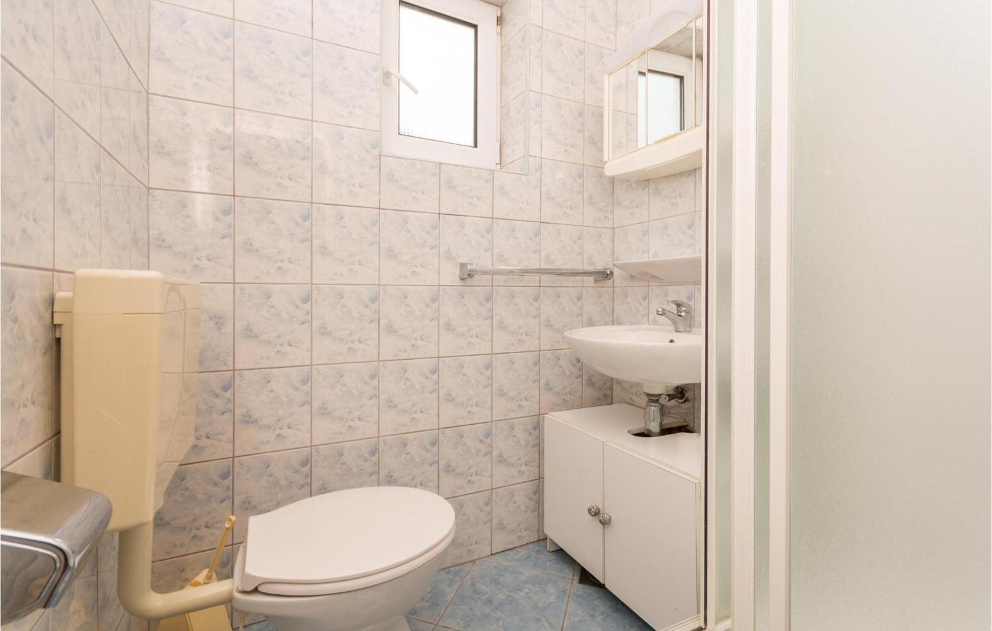 Awesome Apartment In Sveti Filip I Jakov W/ 1 Bedrooms 외부 사진