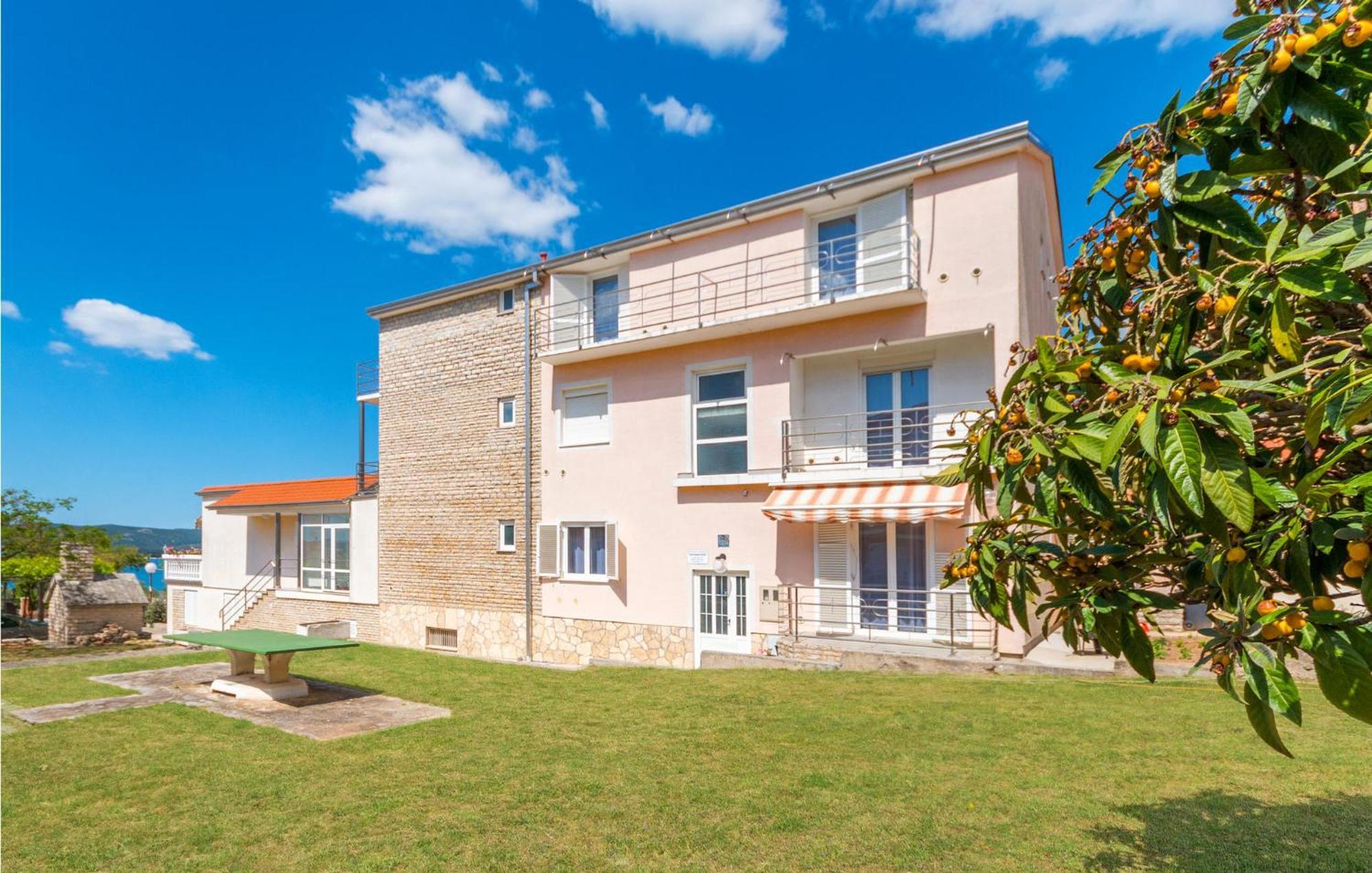 Awesome Apartment In Sveti Filip I Jakov W/ 1 Bedrooms 외부 사진